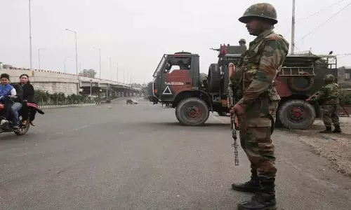 Jammu & Kashmir: श्रीनगर में सुरक्षा बढ़ा दी गई