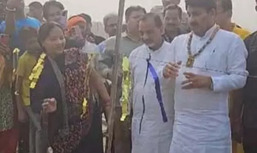 मनोज तिवारी ने किया छठ घाट का निरीक्षण, बोले- अगले साल यमुना में मनाएंगे महापर्व मनोज तिवारी ने किया छठ घाट का निरीक्षण, बोले- अगले साल यमुना में मनाएंगे महापर्व