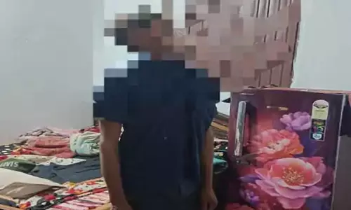 पुलिस से शिकायत करने पहुंची पत्नी, आहत में फंदे पर झूला पति