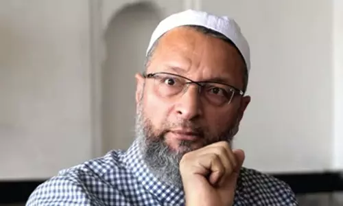 Telangana: ओवैसी ने टीटीडी प्रमुख की वक्फ बोर्ड टिप्पणी की आलोचना की Telangana: ओवैसी ने टीटीडी प्रमुख की वक्फ बोर्ड टिप्पणी की आलोचना की