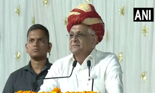 Gujarat CM ने बनासकांठा में स्नेह मिलन कार्यक्रम में हिस्सा लिया