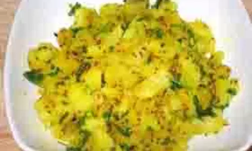Aloo Ka Bharta Recipe: बैंगन की जगह बनाएं आलू का भरता