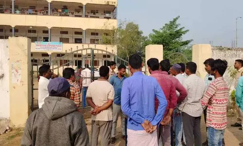 Baseball खेलते समय बीमार पड़ा छात्र, निर्मल में इलाज के दौरान मौत Baseball खेलते समय बीमार पड़ा छात्र, निर्मल में इलाज के दौरान मौत