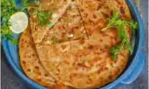 Paneer Paratha Recipe: नाश्ते में बनाएं चटपटा पनीर पराठा Paneer Paratha Recipe: नाश्ते में बनाएं चटपटा पनीर पराठा