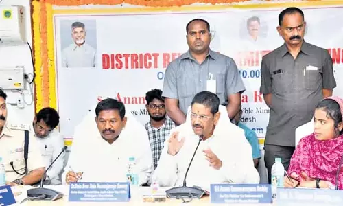 Prakasam समीक्षा बैठक में विकास परियोजनाओं पर ध्यान केंद्रित किया