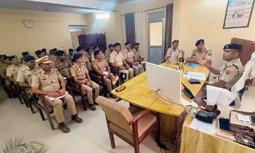Haryana : डबवाली एसपी ने अपराध से निपटने और नशीली दवाओं के दुरुपयोग से निपटने की शपथ ली Haryana : डबवाली एसपी ने अपराध से निपटने और नशीली दवाओं के दुरुपयोग से निपटने की शपथ ली