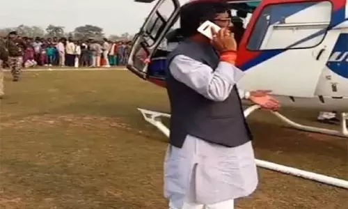 सियासी बवाल: डेढ़ घंटे तक नहीं उड़ पाया मुख्यमंत्री का हेलीकॉप्टर, राष्ट्रपति से हस्तक्षेप की मांग