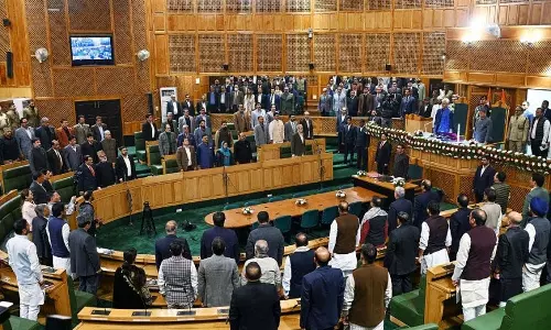 PDP MLA द्वारा अनुच्छेद 370 बहाली का प्रस्ताव पेश करने पर विधानसभा में हंगामा