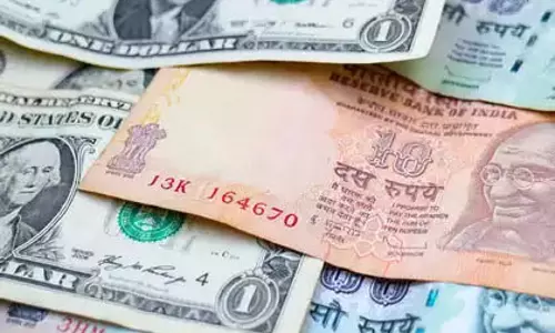Dollar के मुकाबले रुपया रिकॉर्ड निचले स्तर पर पहुंच गया Dollar के मुकाबले रुपया रिकॉर्ड निचले स्तर पर पहुंच गया