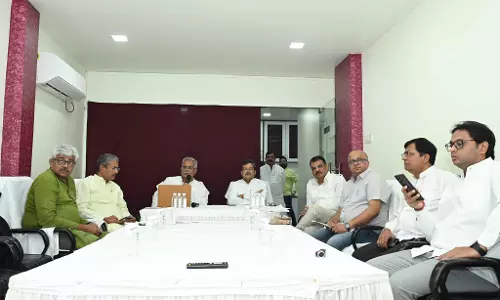 नागपुर पहुंचे पूर्व सीएम भूपेश बघेल शामिल हुए कांग्रेस पार्टी की ऑनलाइन मीटिंग में नागपुर पहुंचे पूर्व सीएम भूपेश बघेल शामिल हुए कांग्रेस पार्टी की ऑनलाइन मीटिंग में