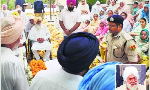 Punjab: पूर्व मंत्री को अंतिम विदाई Punjab: पूर्व मंत्री को अंतिम विदाई