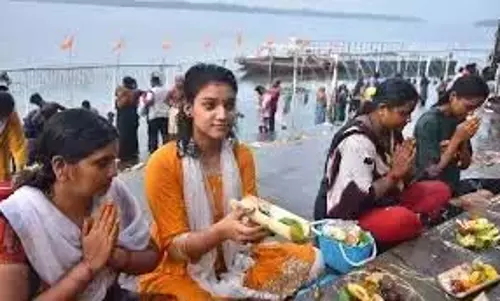 AP: कार्तिक मास के पहले सोमवार को भक्तों की भारी भीड़ देखी गई AP: कार्तिक मास के पहले सोमवार को भक्तों की भारी भीड़ देखी गई