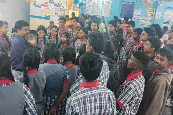 Kiriburu : विद्यालयों में मृदा स्वास्थ्य कार्यक्रम आयोजित Kiriburu : विद्यालयों में मृदा स्वास्थ्य कार्यक्रम आयोजित