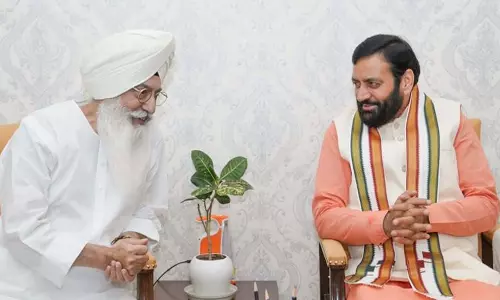 Haryana: राधा स्वामी सत्संग प्रमुख ने मुख्यमंत्री नायब सैनी से मुलाकात की Haryana: राधा स्वामी सत्संग प्रमुख ने मुख्यमंत्री नायब सैनी से मुलाकात की