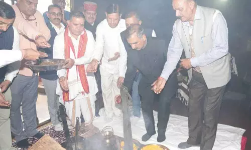 Himachal: मुख्यमंत्री ने दियोटसिद्ध मंदिर में पूजा-अर्चना की Himachal: मुख्यमंत्री ने दियोटसिद्ध मंदिर में पूजा-अर्चना की