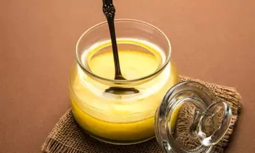 इस खास सामग्री से बनाएं बिना दूध का देसी घी