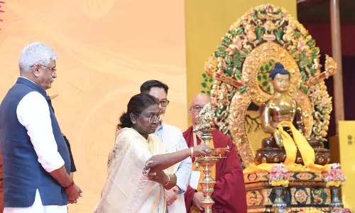 बौद्ध धर्म दुनिया को दिखाता है कि सांप्रदायिकता का मुकाबला कैसे किया जाए: Draupadi Murmu बौद्ध धर्म दुनिया को दिखाता है कि सांप्रदायिकता का मुकाबला कैसे किया जाए: Draupadi Murmu