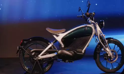Royal Enfield में धमाका नई शानदार इलेक्ट्रिक बाइक पेश Royal Enfield में धमाका नई शानदार इलेक्ट्रिक बाइक पेश