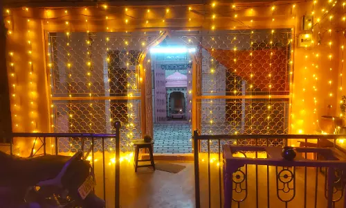 Churu: देवस्थान विभाग ने राजकीय मंदिरों में की विशेष सजावट
