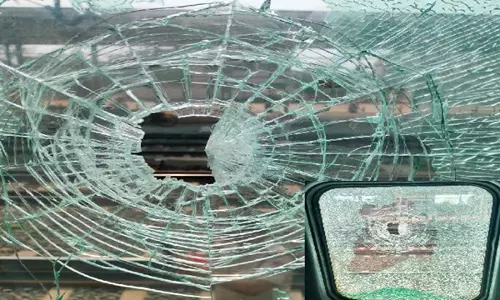 ओडिशा के Bhadrak में ट्रेन पर गोलीबारी से फैली दहशत