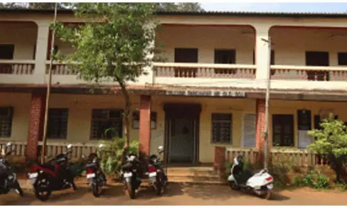 Goa पयात ने एला में दो संरचनाओं का निरीक्षण किया Goa पयात ने एला में दो संरचनाओं का निरीक्षण किया