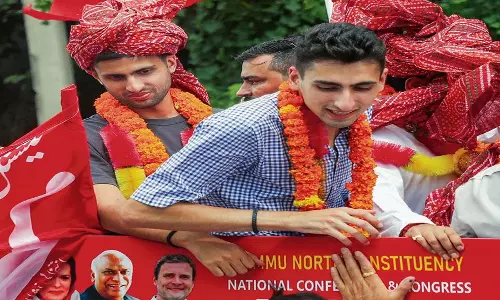 J-K: सीएम उमर अब्दुल्ला के बेटों ने पहली बार देखी विधानसभा की कार्यवाही