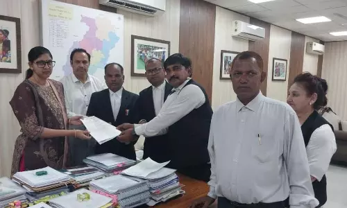 13 नवंबर मतदान दिवस के दिन रायपुर जिले में अवकाश घोषित करने की मांग