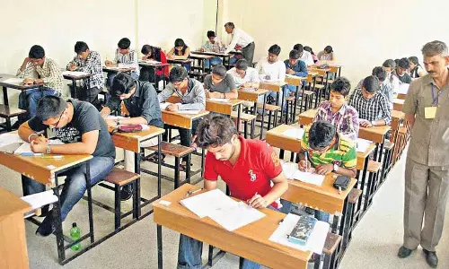 Telangana सरकार ने इंटरमीडिएट परीक्षा शुल्क बढ़ाया