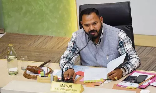 महापौर ने MC अधिकारियों को बकाया राशि वसूलने को कहा