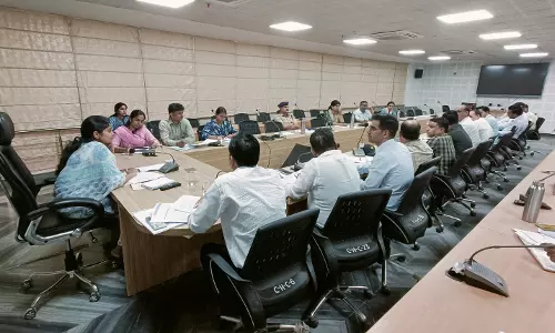 Alwar: जिला कलेक्टर की अध्यक्षता में शहर की वायु गुणवत्ता सुधार हेतु समीक्षात्मक बैठक Alwar: जिला कलेक्टर की अध्यक्षता में शहर की वायु गुणवत्ता सुधार हेतु समीक्षात्मक बैठक