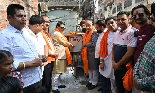 HC के निर्देश के बाद विधायकों ने उद्घाटन की होड़ शुरू कर दी HC के निर्देश के बाद विधायकों ने उद्घाटन की होड़ शुरू कर दी