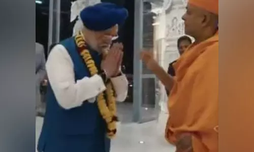 केंद्रीय मंत्री हरदीप सिंह पुरी ने अबू धाबी में BAPS हिंदू मंदिर का दौरा किया