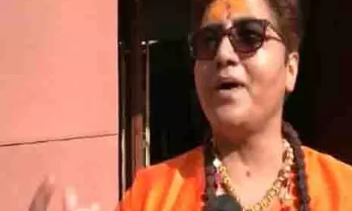 2008 मालेगांव ब्लास्ट केस: NIA कोर्ट ने BJP सांसद प्रज्ञा ठाकुर के खिलाफ जमानती वारंट जारी किया 2008 मालेगांव ब्लास्ट केस: NIA कोर्ट ने BJP सांसद प्रज्ञा ठाकुर के खिलाफ जमानती वारंट जारी किया