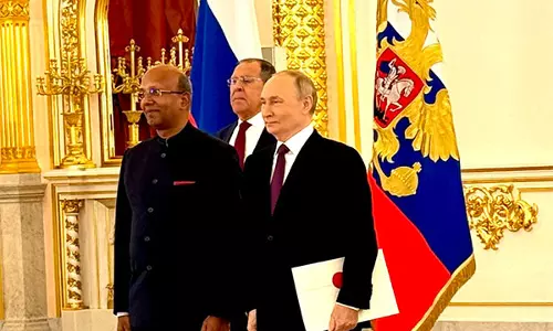 रूस में भारत के राजदूत विनय कुमार ने President Putin को अपना परिचय पत्र सौंपा
