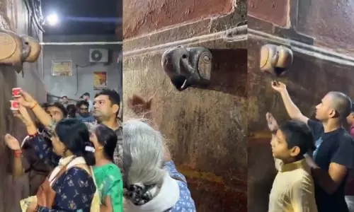 मंदिर में AC आउटलेट से टपकते पानी को चरणामृत समझ पीने लगे लोग, VIDEO...