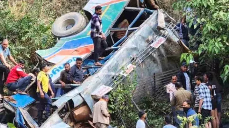 Dehradun: नेता प्रतिपक्ष ने अल्माेड़ा बस हादसे पर धामी सरकार पर साधा निशाना