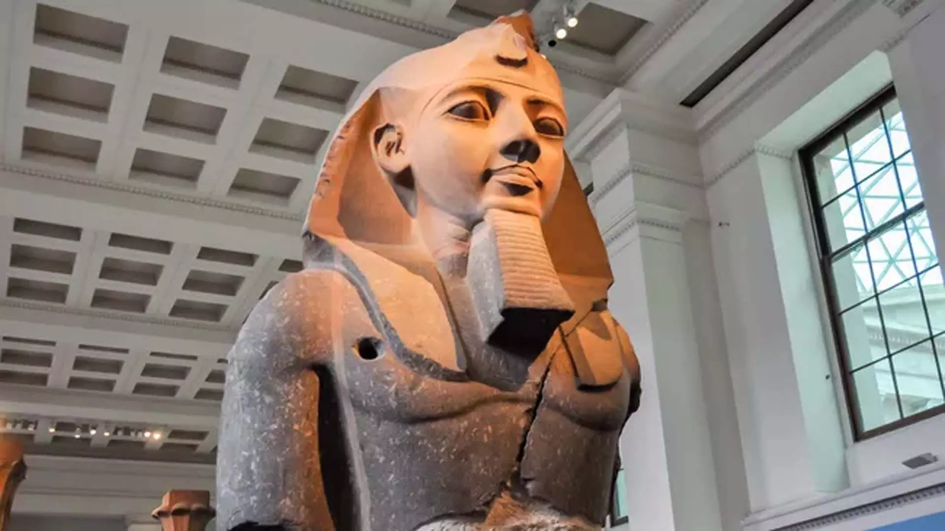 Ramesses द्वितीय की 3,300 साल पुरानी प्राचीन मिस्र की मूर्ति के तथ्य