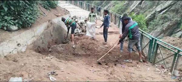 Rudraprayag: केदारपुरी और पैदल यात्रा मार्ग में चलाया जा रहा स्वच्छता अभियान