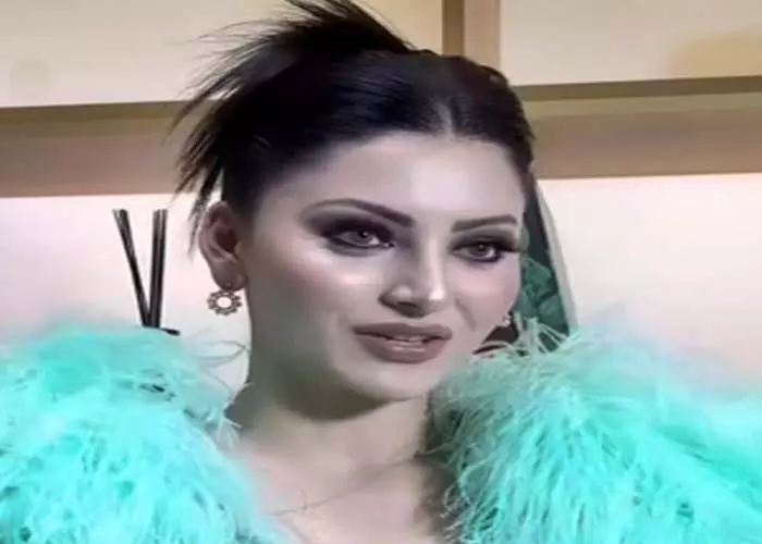 Urvashi Rautela ने दिखाया अपना फ्रेंच बोलने का हुनर