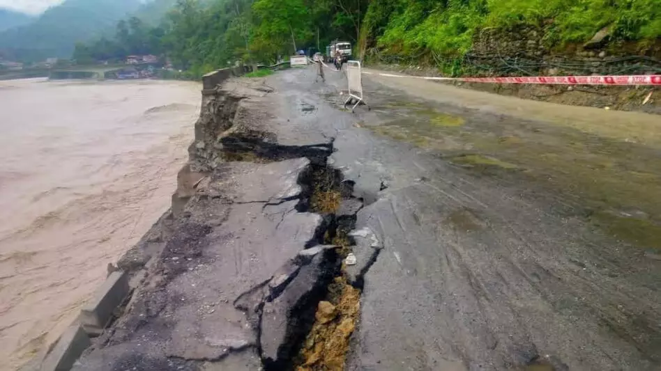 Sikkim : एनएच-10 के सेवोके-रंगपो खंड को NHIDCL को हस्तांतरित