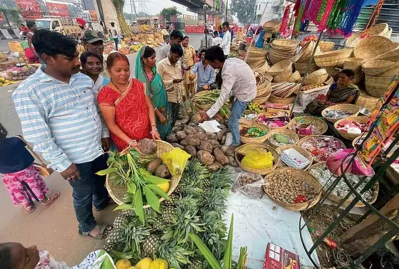 Chhath के लिए प्रवासियों के जाने से उत्पादन में गिरावट