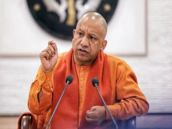 CM Yogi ने हरदोई सड़क हादसे में मृतकों के परिजनों को अनुग्रह राशि देने की घोषणा की