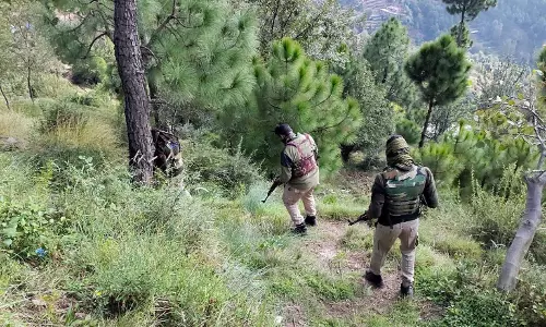 J&K: बांदीपोरा मुठभेड़ में आतंकवादी मारा गया, 2 सुरक्षाकर्मी घायल