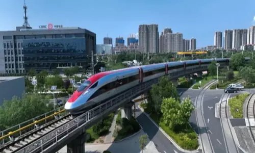 इंडोनेशिया 2025 तक 120 मिलियन अमरीकी डॉलर के निवेश की मांग कर रहा