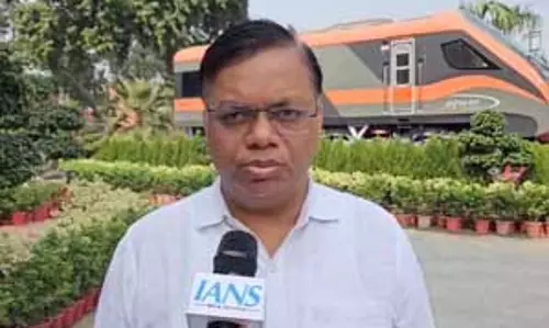 देश भर में 7,700 से अधिक स्पेशल ट्रेनों को चला रहा भारतीय रेल : दिलीप कुमार