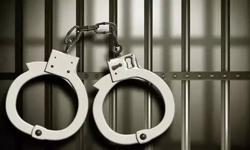 TG: मिलावटी मिर्च पाउडर बेचने के आरोप में एक व्यक्ति गिरफ्तार TG: मिलावटी मिर्च पाउडर बेचने के आरोप में एक व्यक्ति गिरफ्तार