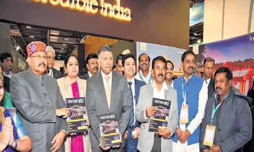 Telangana: पर्यटन मंत्री जुपल्ली कृष्ण राव ने तेलंगाना का उद्घाटन किया Telangana: पर्यटन मंत्री जुपल्ली कृष्ण राव ने तेलंगाना का उद्घाटन किया
