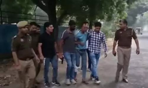 बदमाश मुठभेड़ में गोली लगने के बाद हुआ गिरफ्तार, अलग-अलग थानों में 10 मामले थे दर्ज बदमाश मुठभेड़ में गोली लगने के बाद हुआ गिरफ्तार, अलग-अलग थानों में 10 मामले थे दर्ज