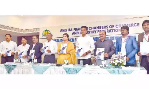 Andhra: मंत्री कोंडापल्ली ने बिजनेस एक्सपो के लिए एपी चैंबर्स की सराहना की Andhra: मंत्री कोंडापल्ली ने बिजनेस एक्सपो के लिए एपी चैंबर्स की सराहना की