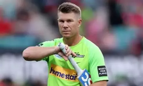 David Warner को बीबीएल 14 में सिडनी थंडर का कप्तान बनाया गया David Warner को बीबीएल 14 में सिडनी थंडर का कप्तान बनाया गया